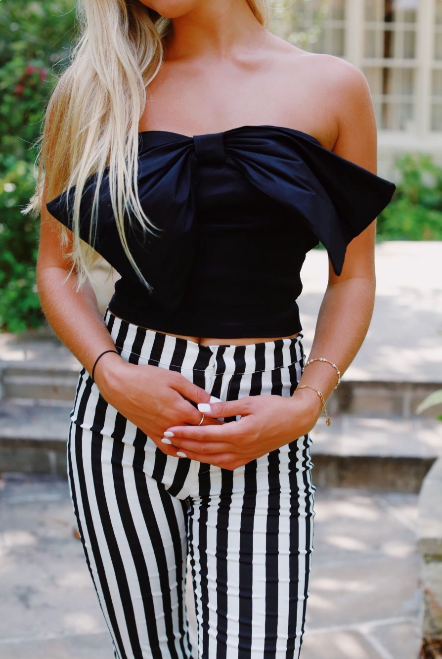 * Sleeveless Tops | Glamming Bow Tube Top Black